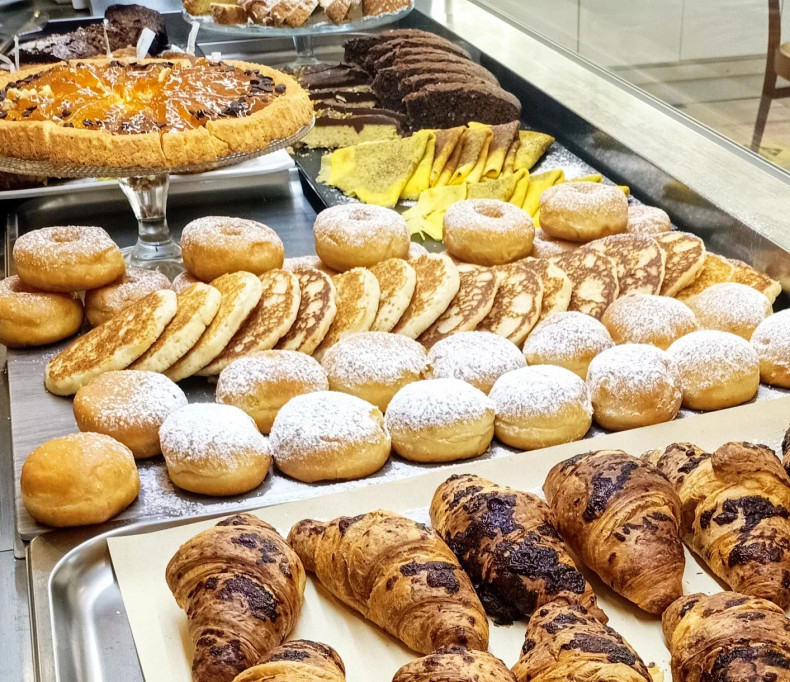 media.Slide-Colazione_2Hotel-La-ResidenzaRiccione