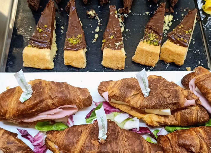 media.Slide-Colazione_5Hotel-La-ResidenzaRiccione