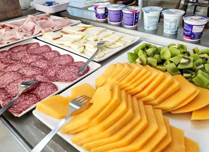 media.Slide-Colazione_6Hotel-La-ResidenzaRiccione