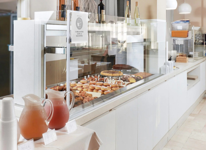 media.Slide-Colazione_10Hotel-La-ResidenzaRiccione