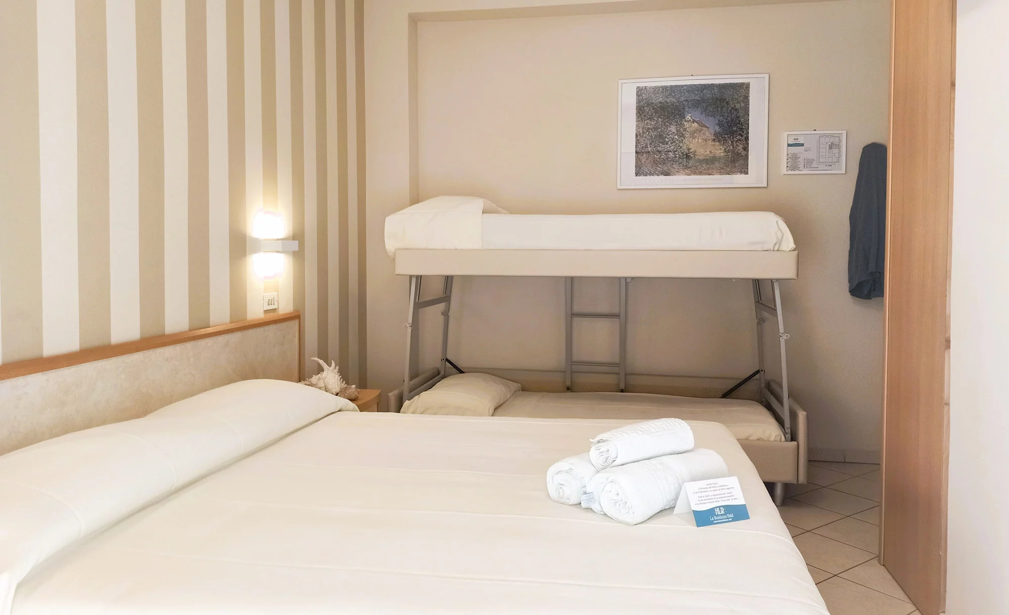 media.Slide-CamereComfort_03Hotel-La-ResidenzaRiccione