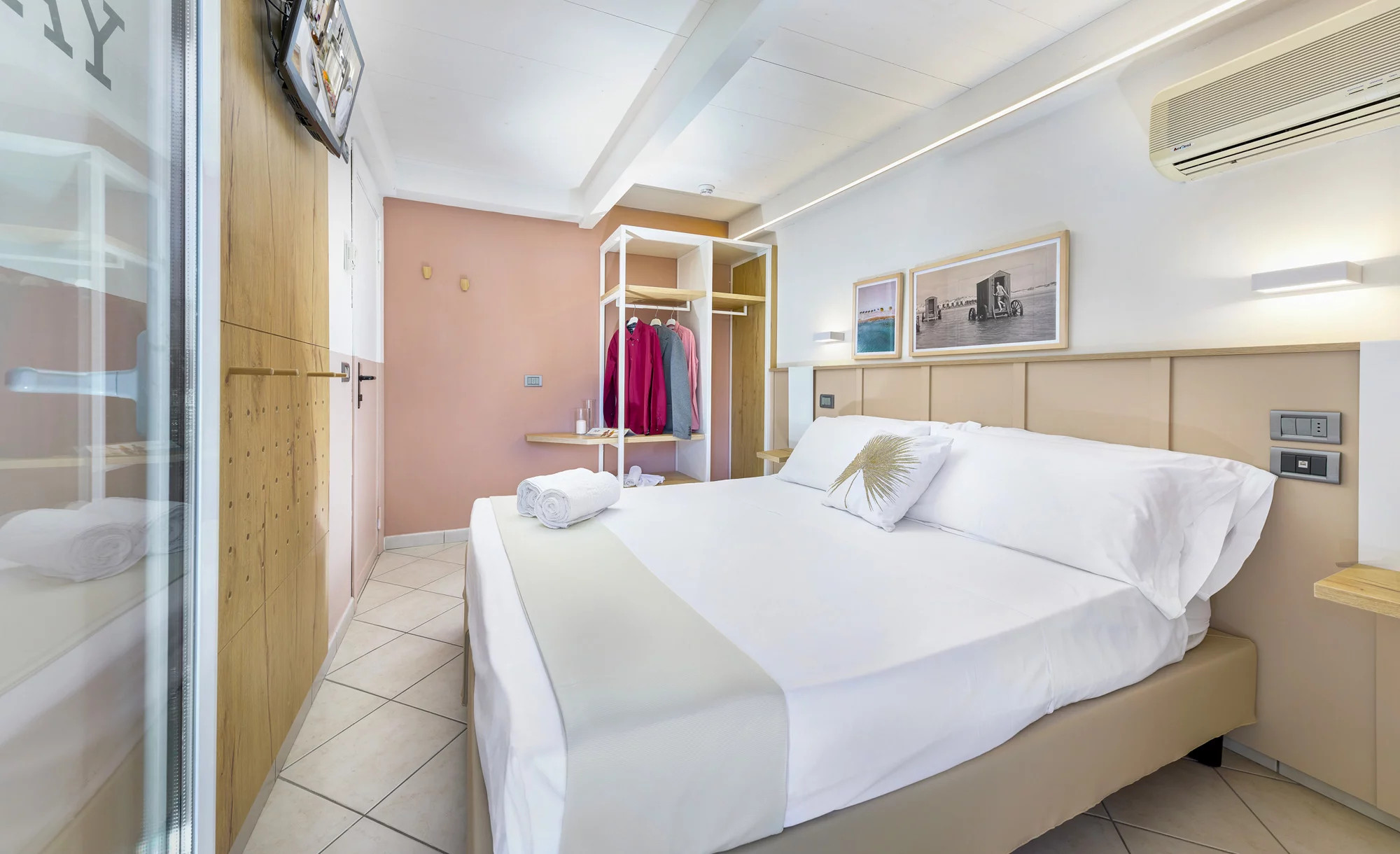 media.Slide-CamereFamily_04Hotel-La-ResidenzaRiccione